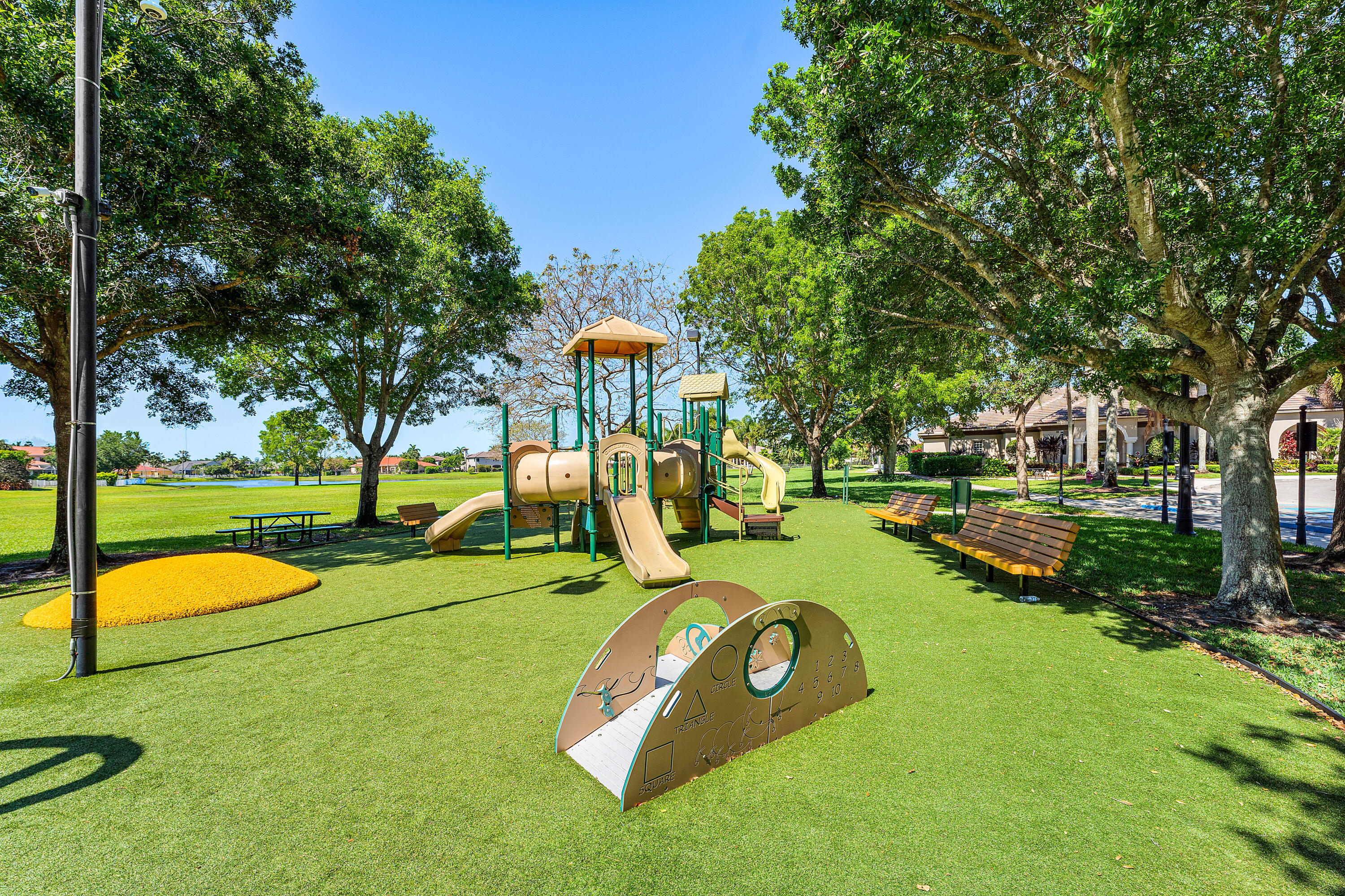 ISLES AT WELLINGTON 1 - Residential
