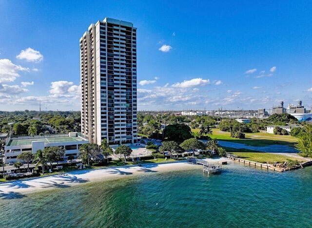 PALM BEACH HOUSE CONDO - Residential