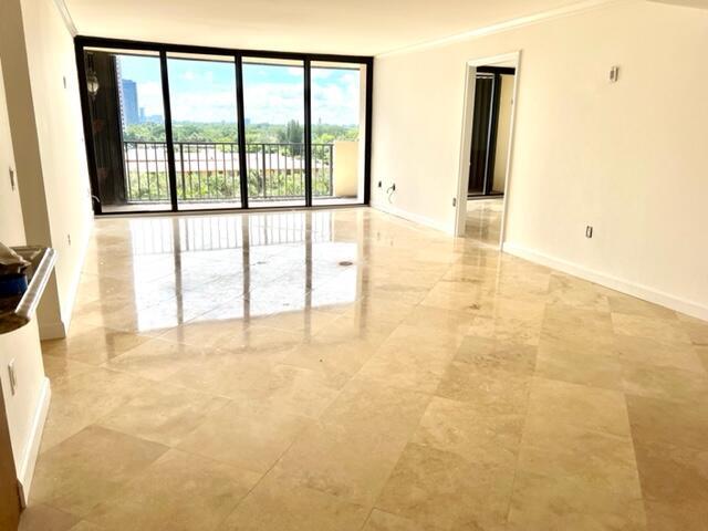 PALM BEACH HOUSE CONDO - Residential
