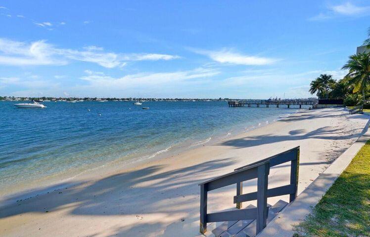 PALM BEACH HOUSE CONDO - Residential