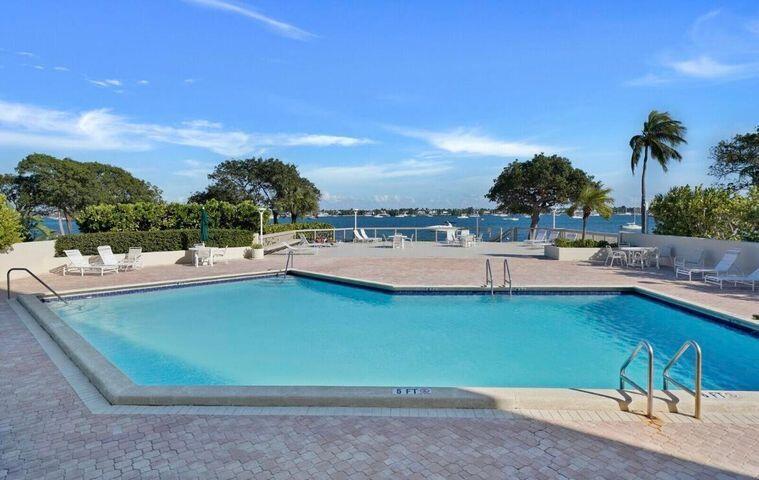 PALM BEACH HOUSE CONDO - Residential
