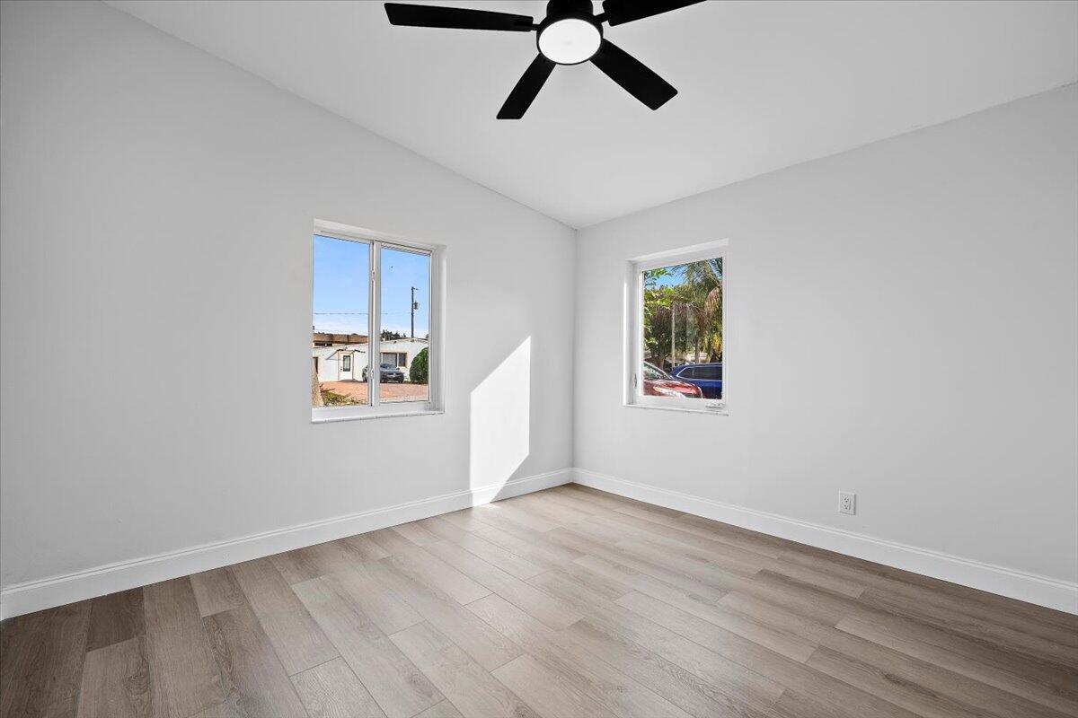 ENGLEWOOD MANOR - Residential