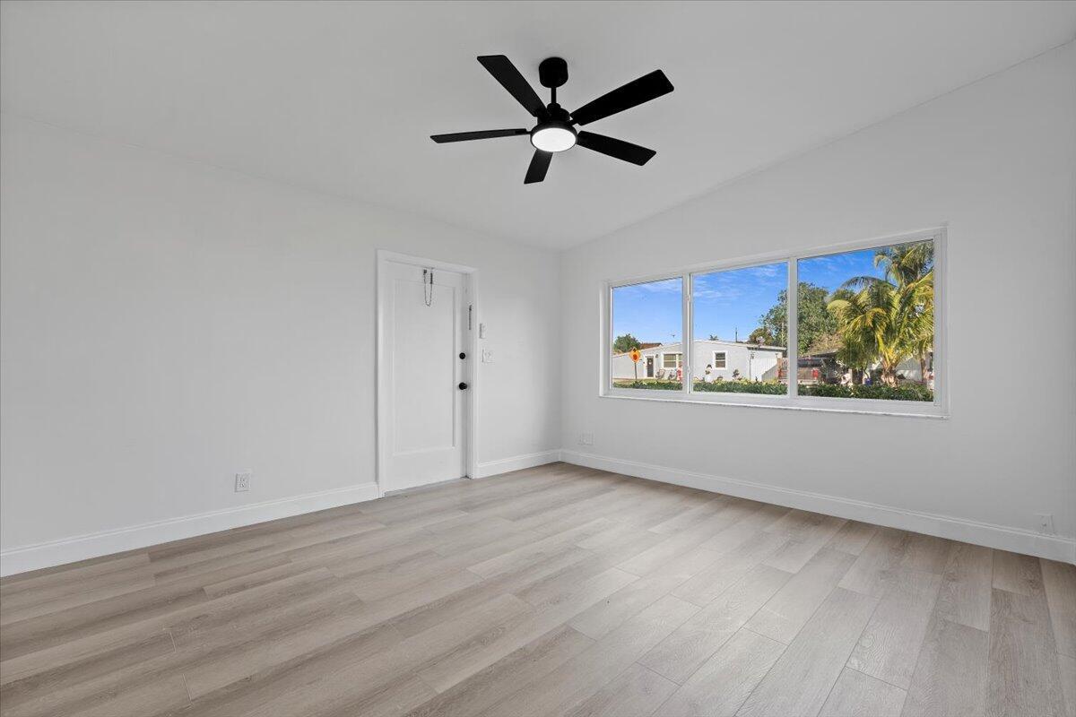 ENGLEWOOD MANOR - Residential