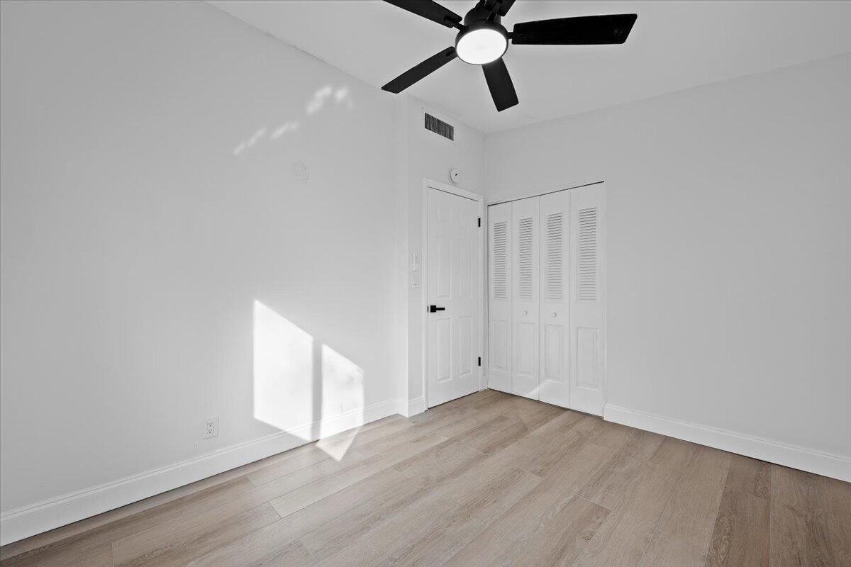 ENGLEWOOD MANOR - Residential