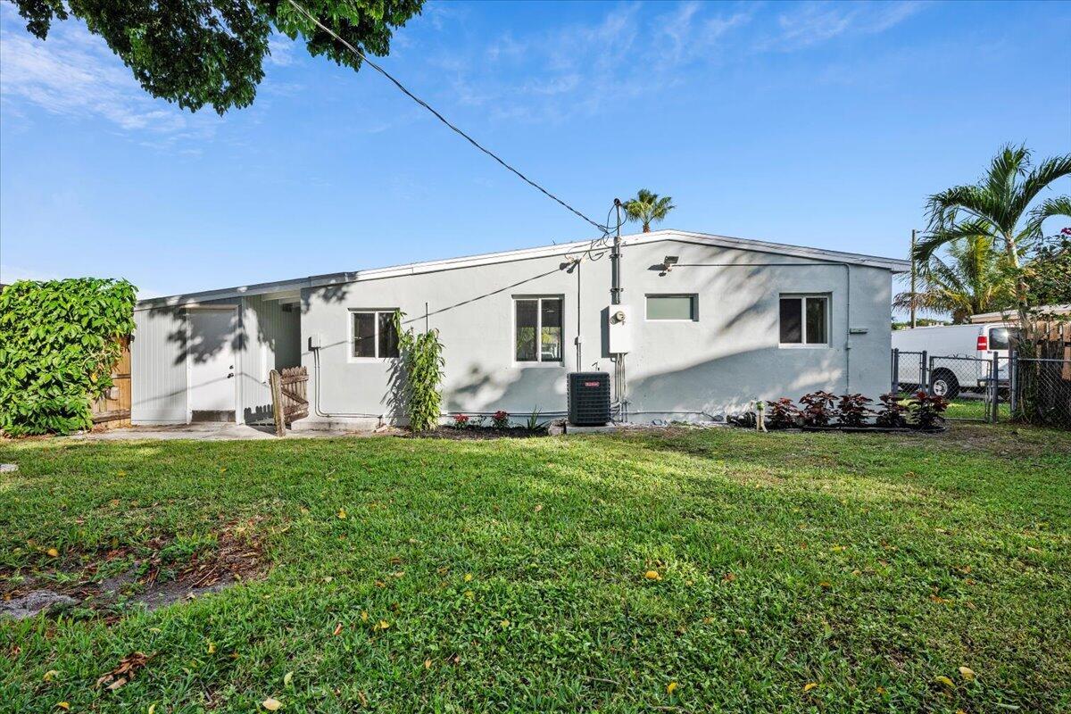 ENGLEWOOD MANOR - Residential