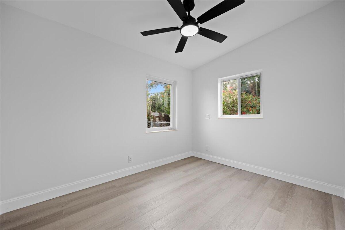 ENGLEWOOD MANOR - Residential