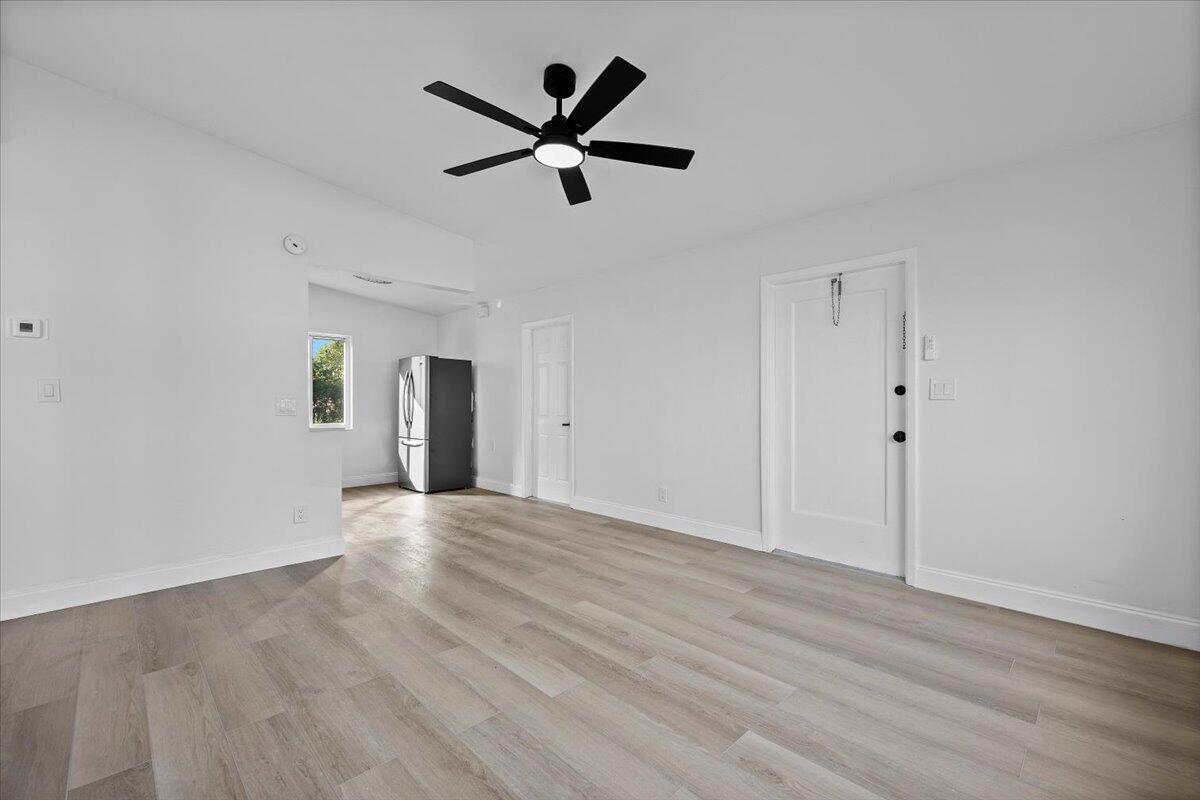 ENGLEWOOD MANOR - Residential