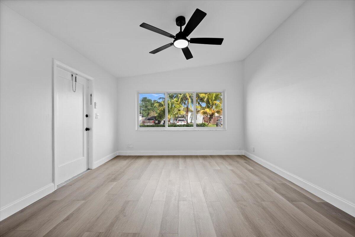 ENGLEWOOD MANOR - Residential