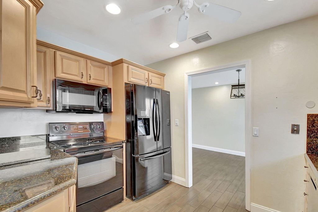 Photo of 2757 NE 29th Avenue #4, Lighthouse Point, FL 33064 (MLS # B26026143)