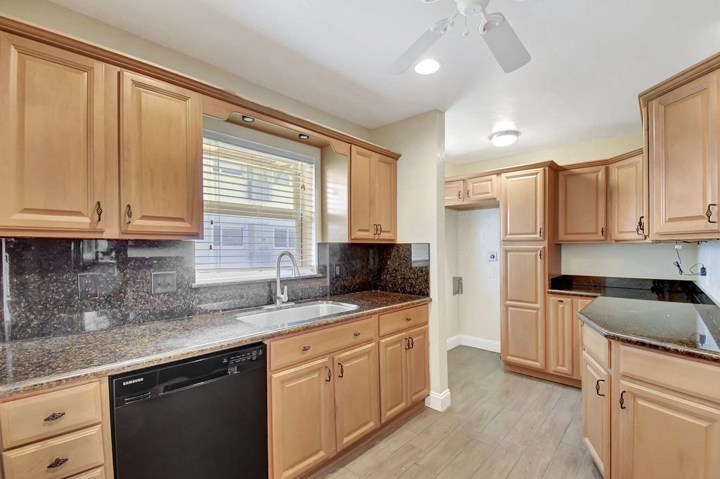 Photo of 2757 NE 29th Avenue #4, Lighthouse Point, FL 33064 (MLS # B26026143)