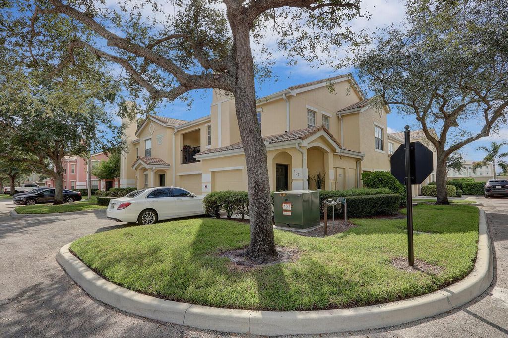 Photo of 164 SW Peacock Boulevard SW #33-207, Port Saint Lucie, FL 34986 (MLS # R11119848)