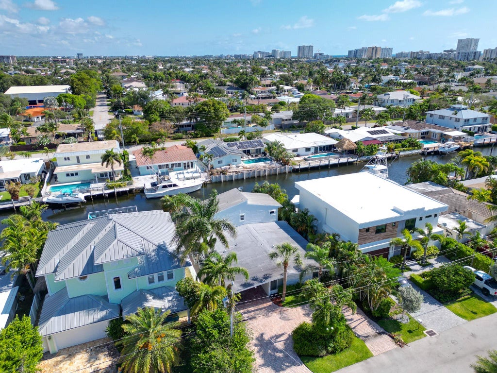 Photo of 2559 SE 14th Street, Pompano Beach, FL 33062 (MLS # F10504015)