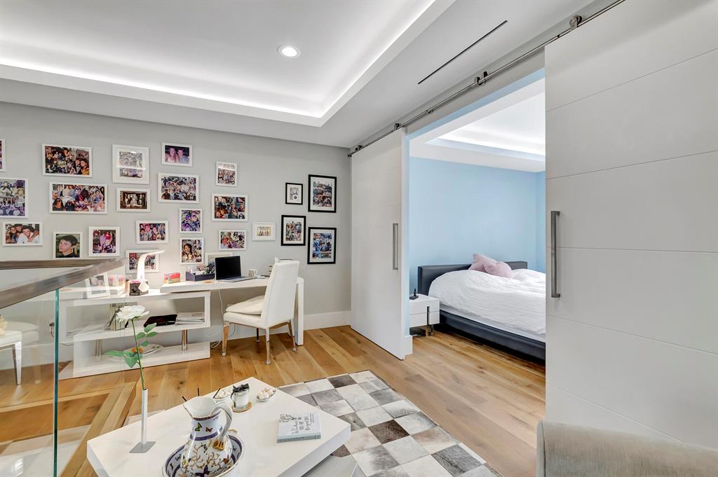 BOCA HARBOUR - Residential