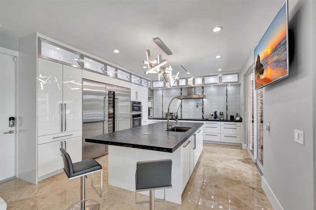 BOCA HARBOUR - Residential