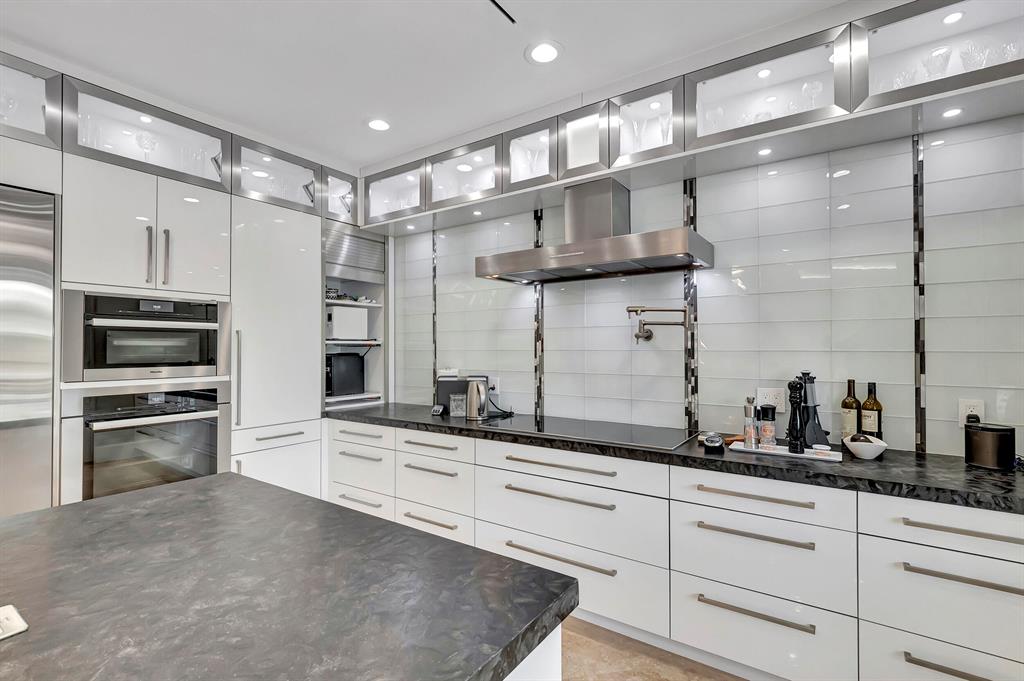 BOCA HARBOUR - Residential