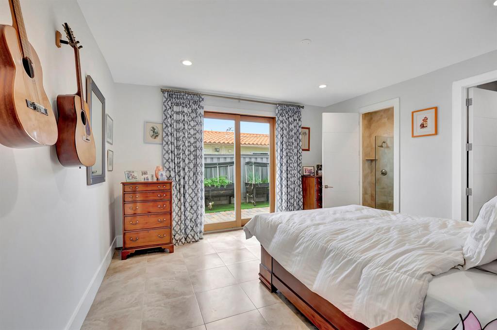 BOCA HARBOUR - Residential