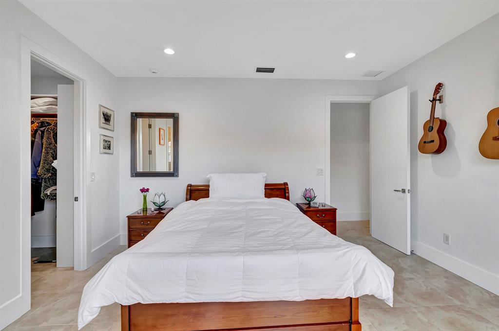 BOCA HARBOUR - Residential