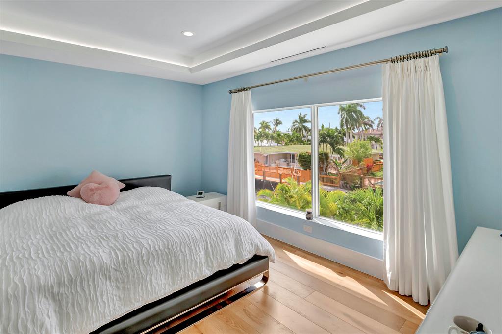 BOCA HARBOUR - Residential