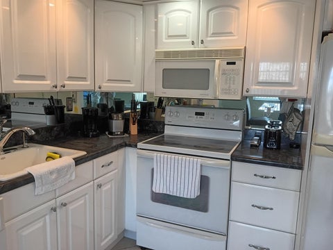 Tiny photo for 697 Flanders O #697, Delray Beach, FL 33484 (MLS # B26022919)