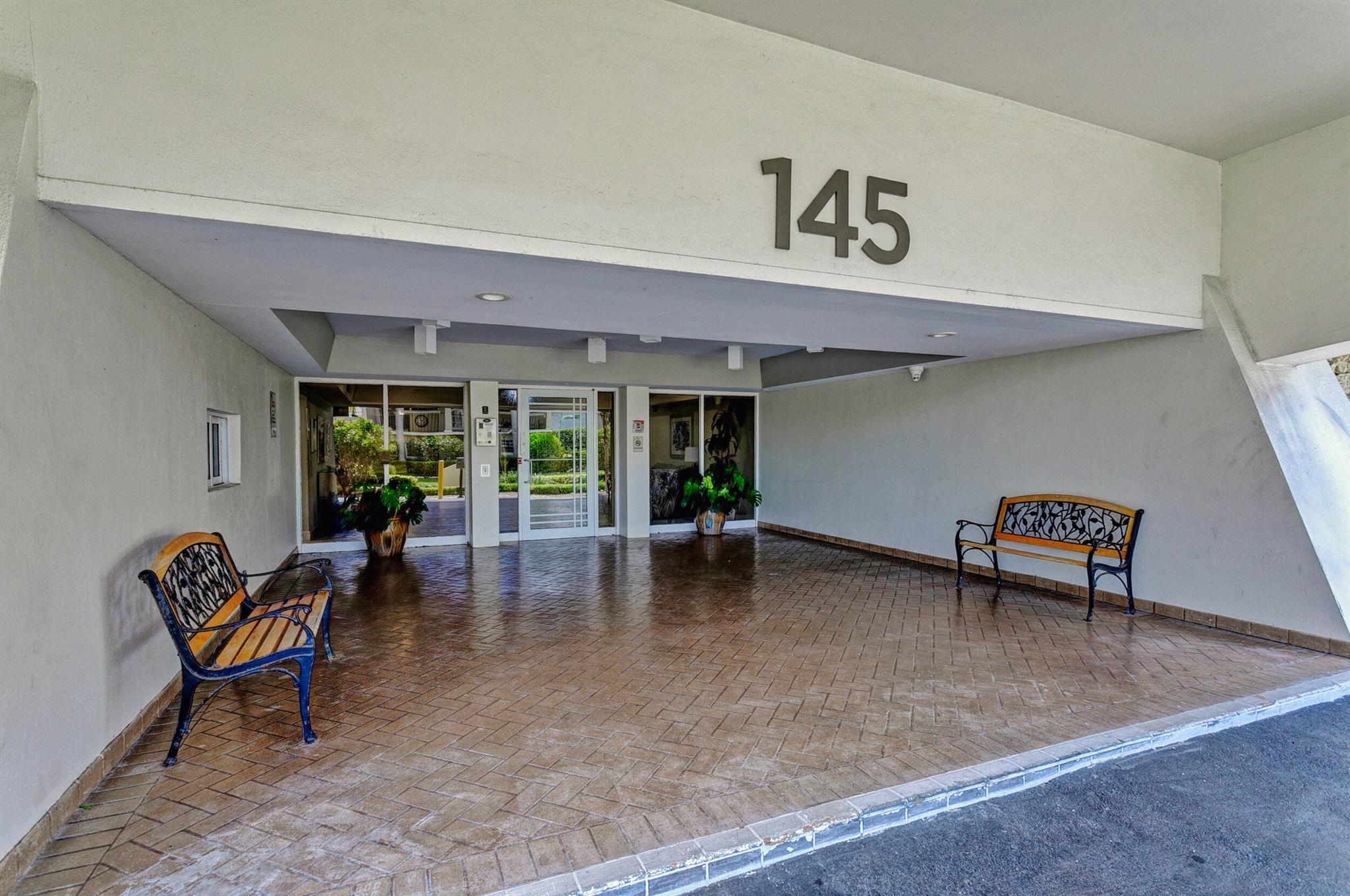 MAYAN TOWERS CONDO II - Residential Lease