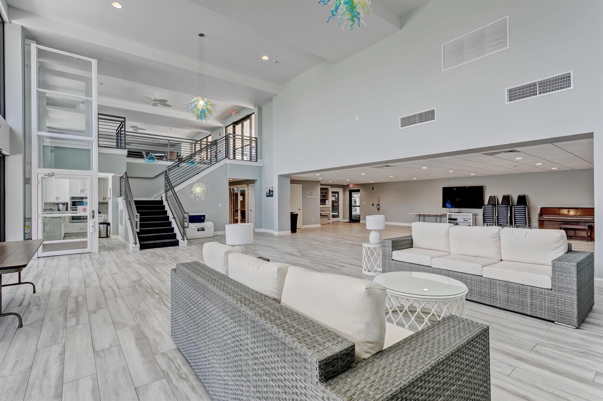 MAYAN TOWERS CONDO II - Residential Lease