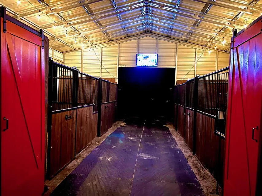 CABBAGE WOODS RANCHES - Land