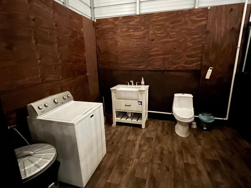 CABBAGE WOODS RANCHES - Land