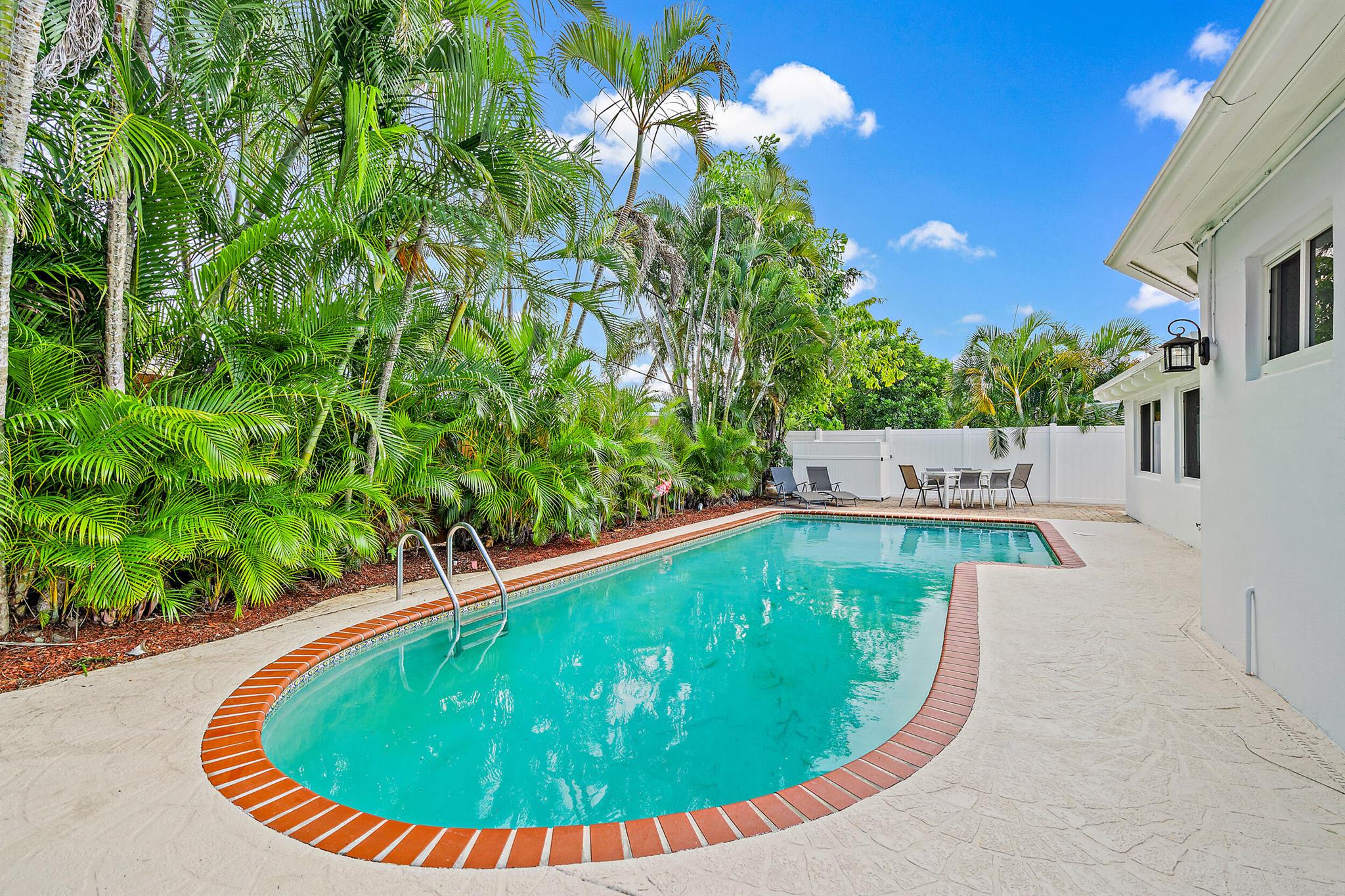 NORTH PALM BEACH VILLAGE - Residential Lease