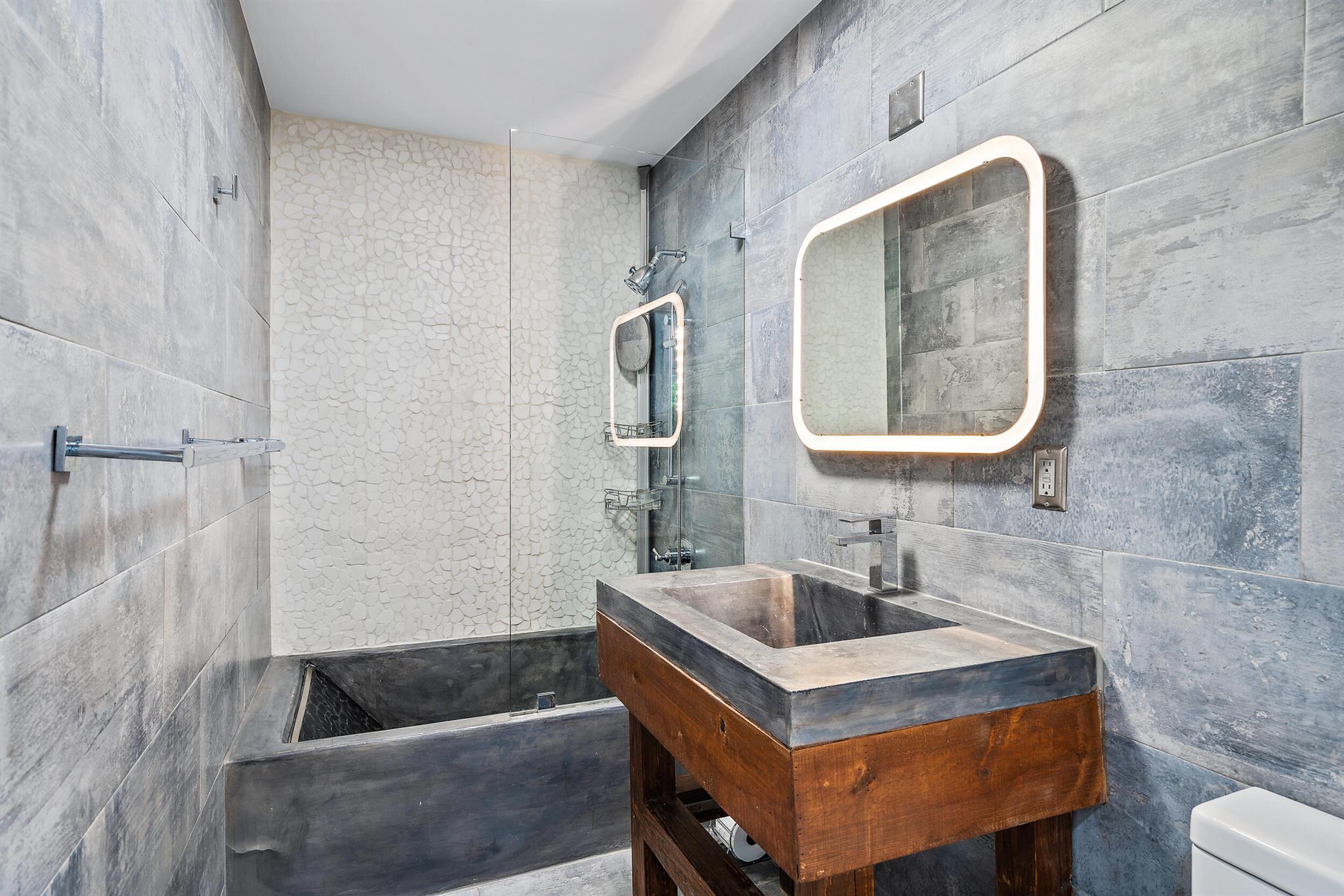 NORTH PALM BEACH VILLAGE - Residential Lease