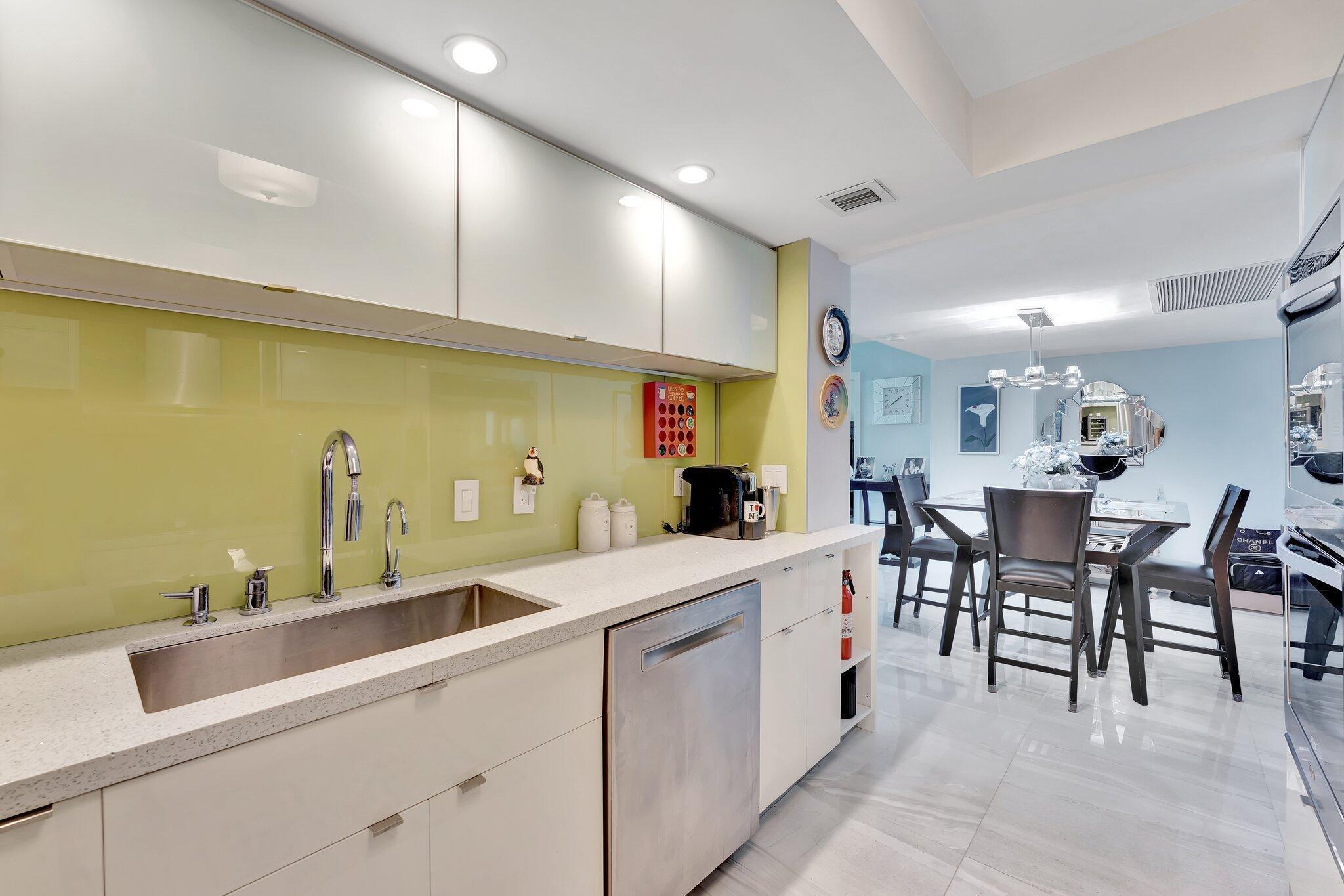 1900 S Ocean Boulevard 8g