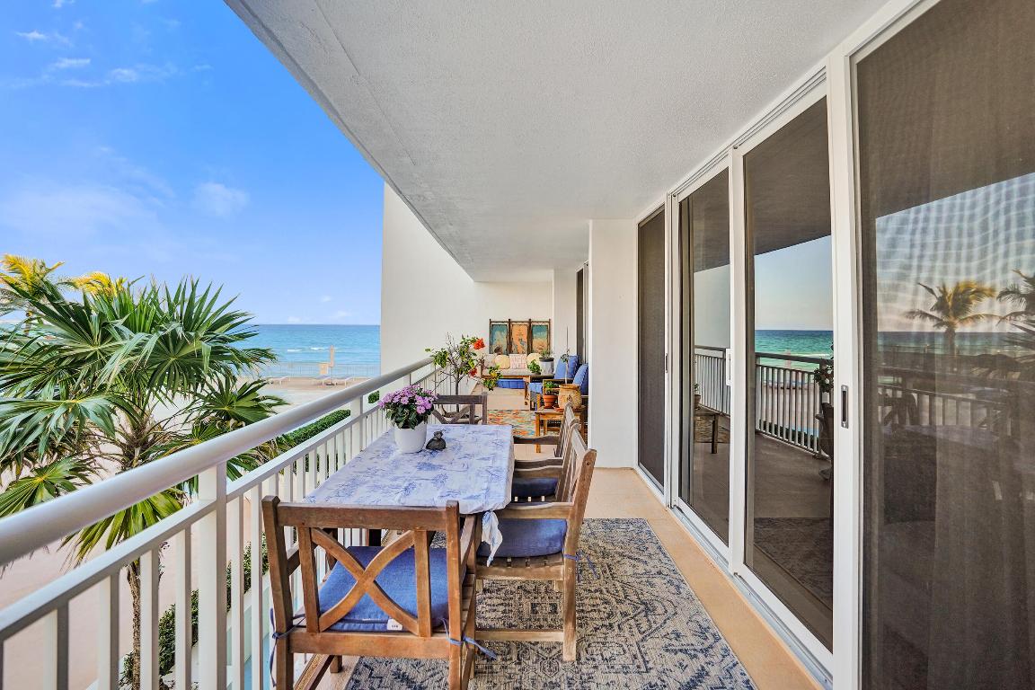 BARCLAY CONDO - Residential