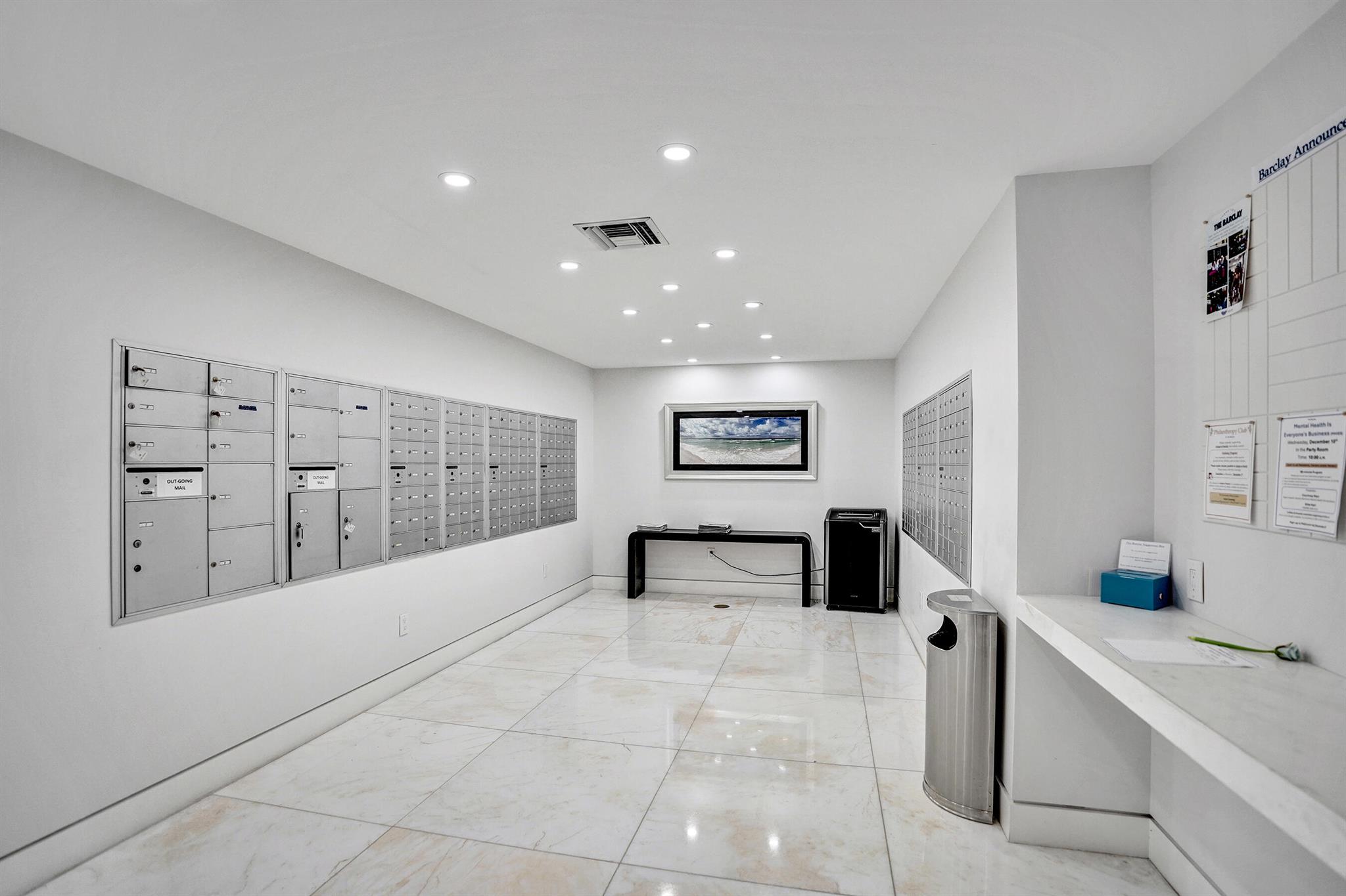 BARCLAY CONDO - Residential