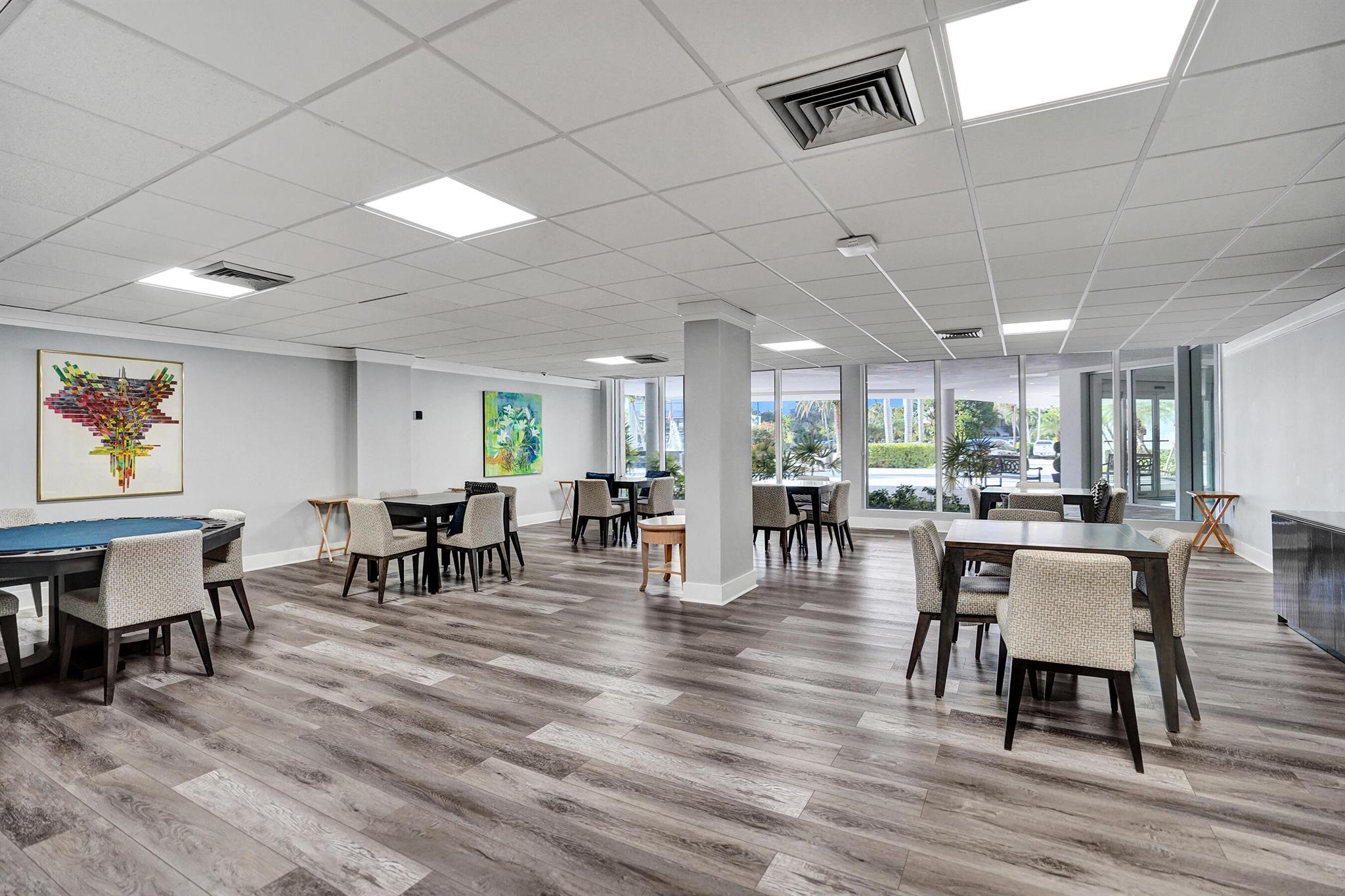 BARCLAY CONDO - Residential