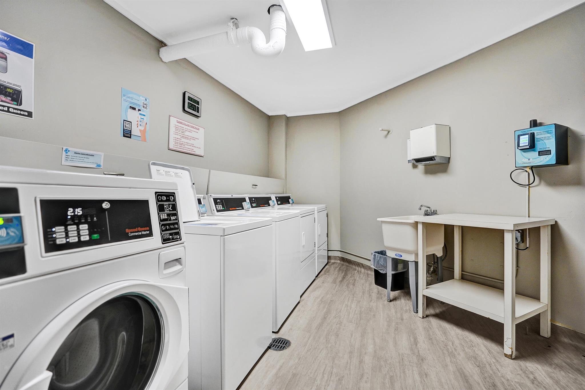 BARCLAY CONDO - Residential