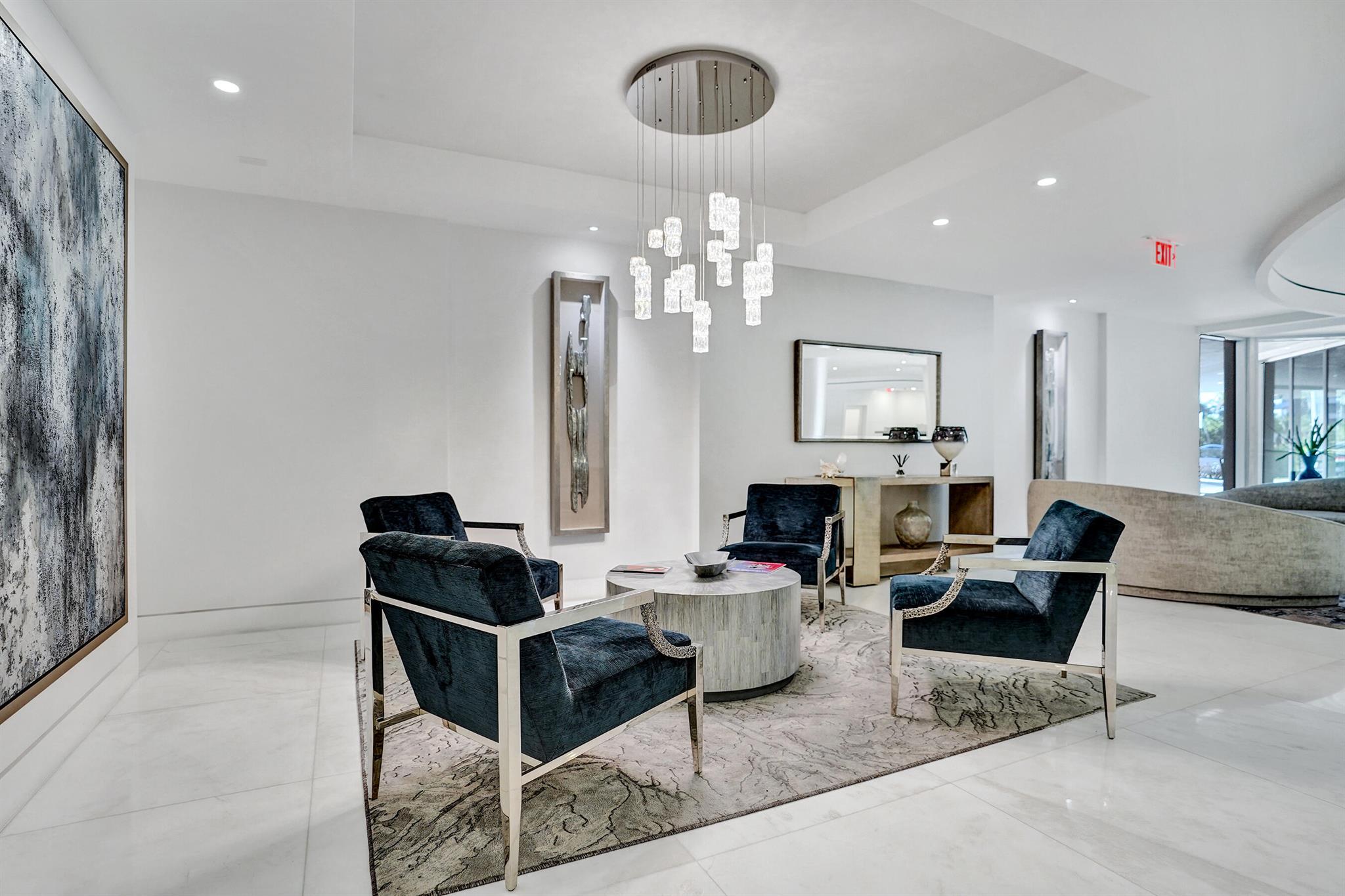 BARCLAY CONDO - Residential