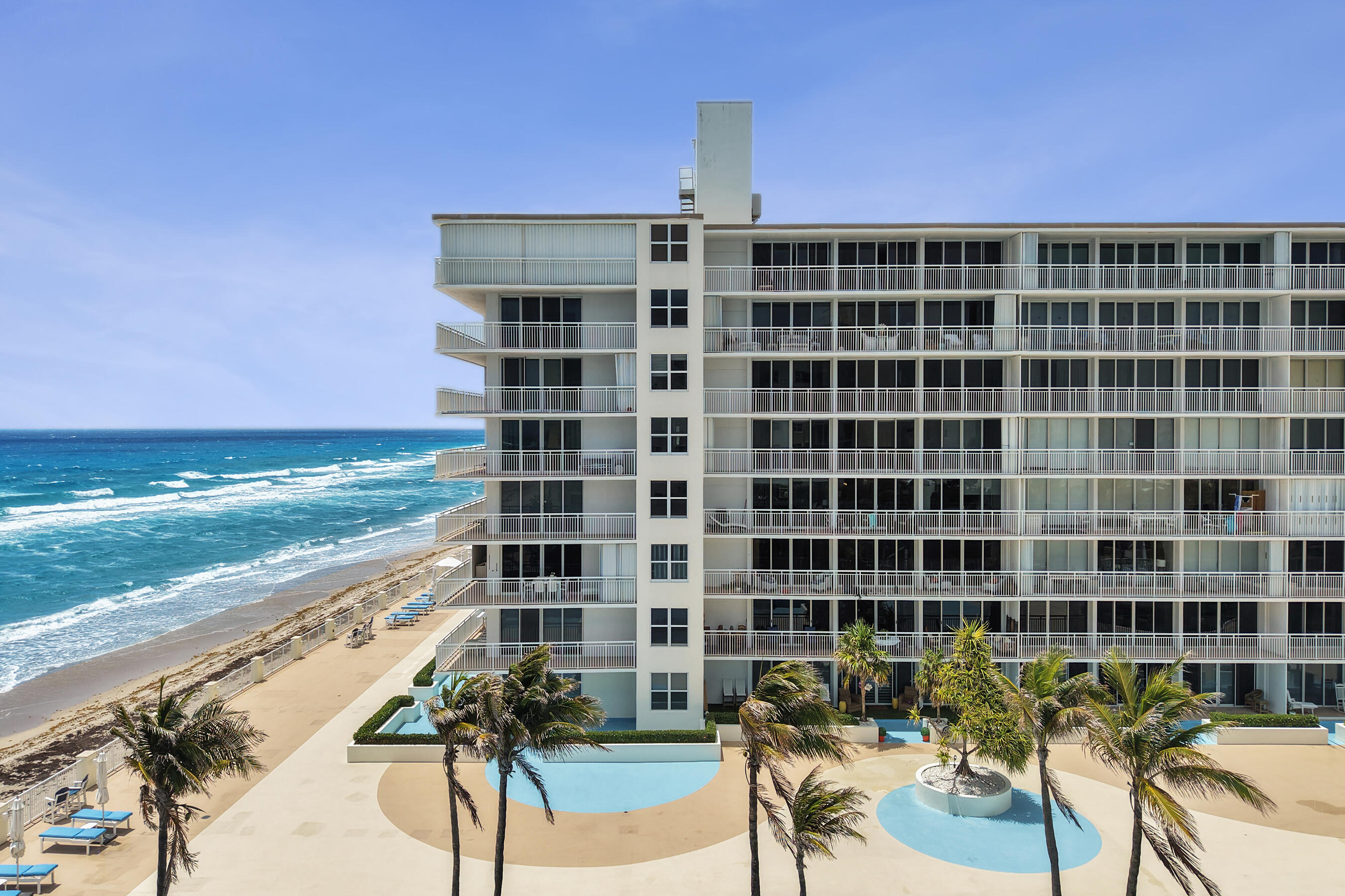 BARCLAY CONDO - Residential