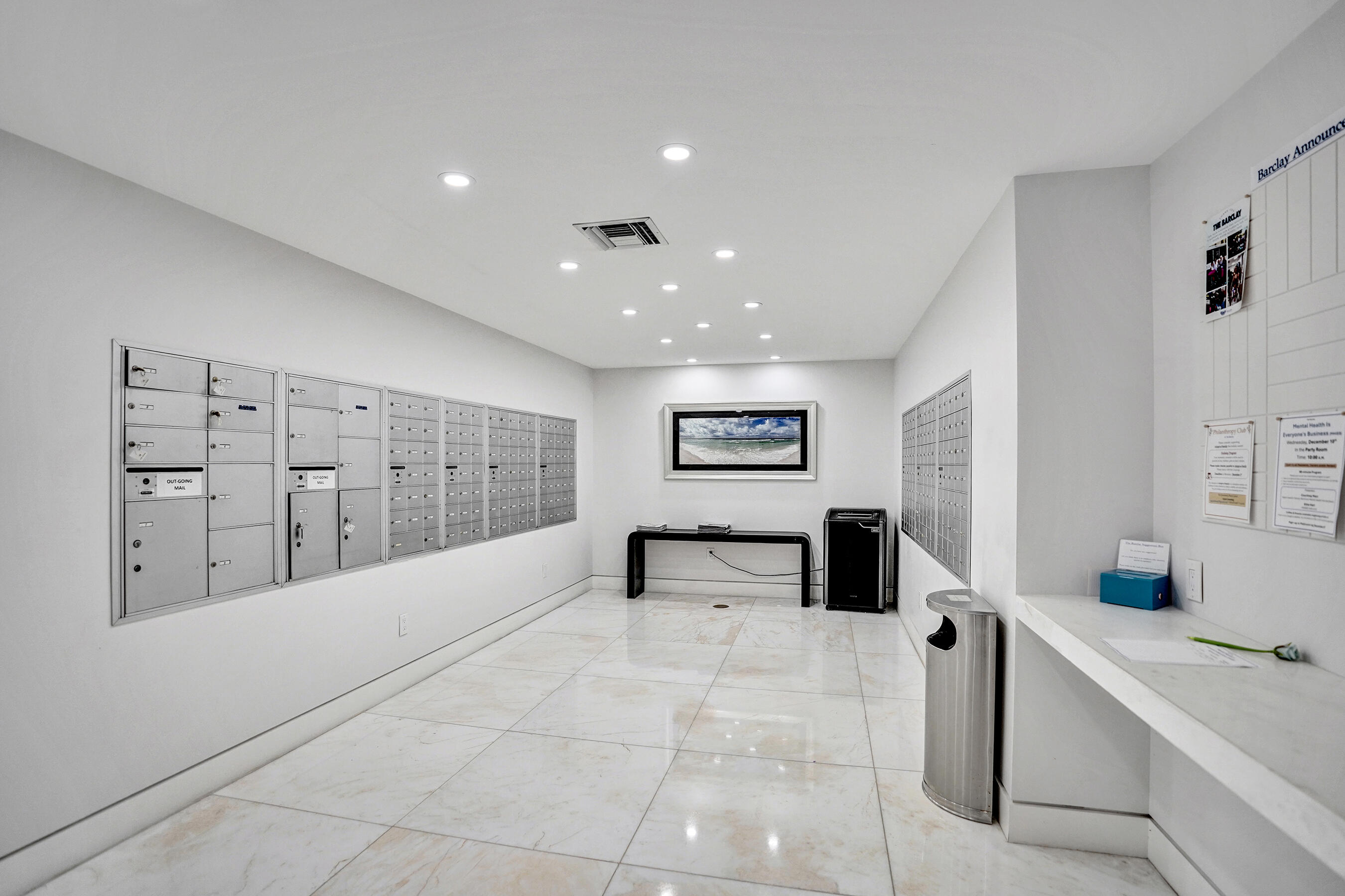 BARCLAY CONDO - Residential