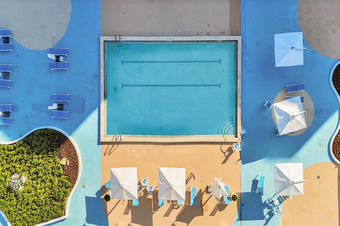 BARCLAY CONDO - Residential