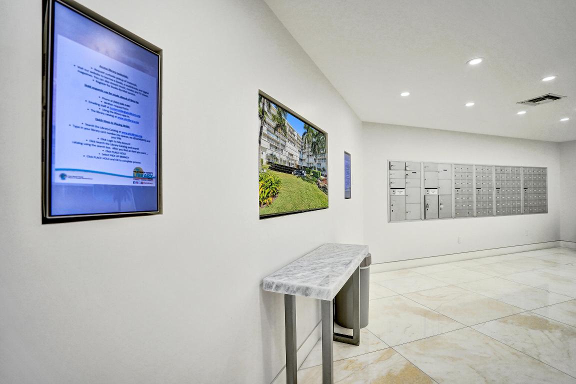 BARCLAY CONDO - Residential