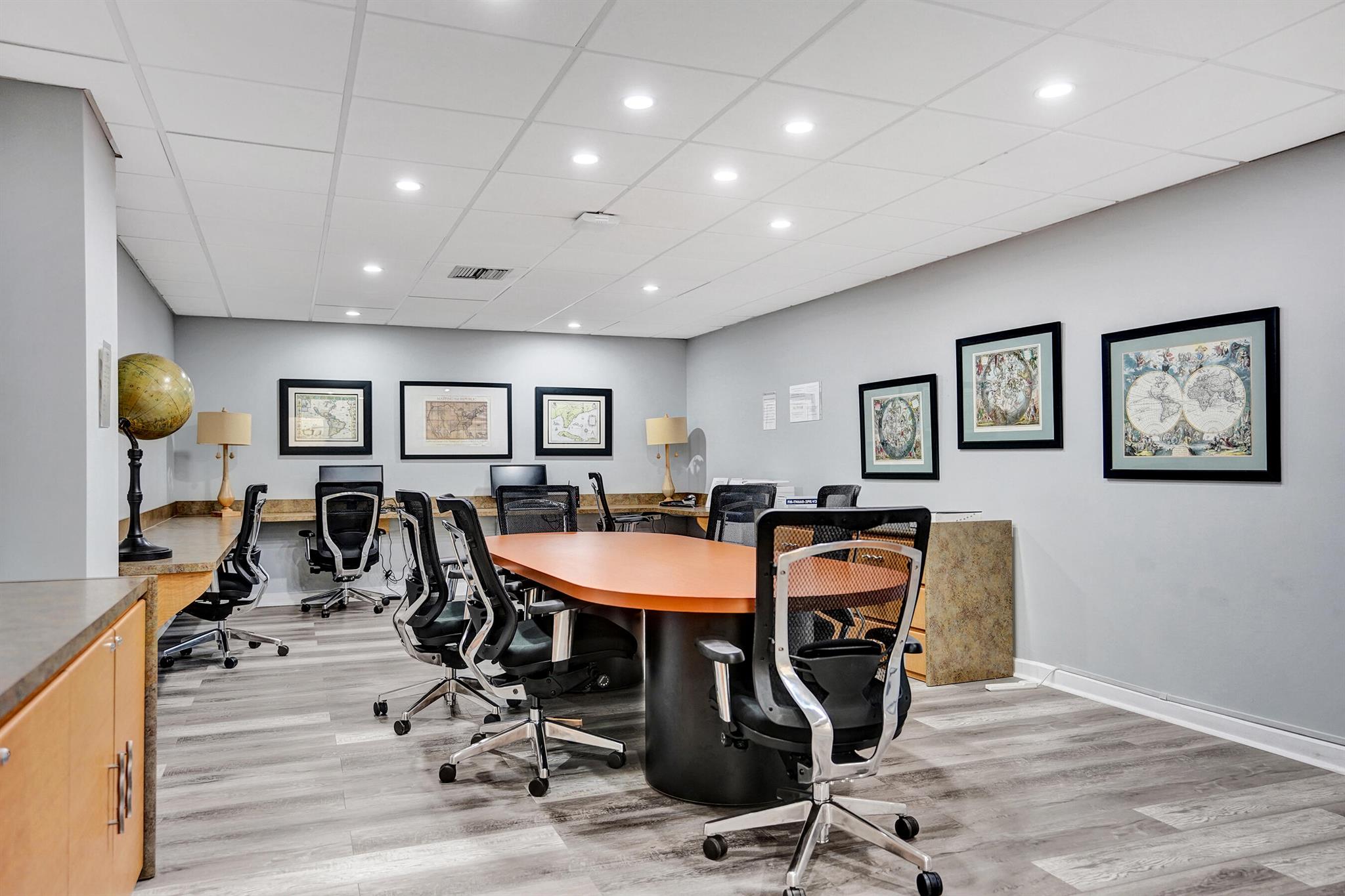 BARCLAY CONDO - Residential