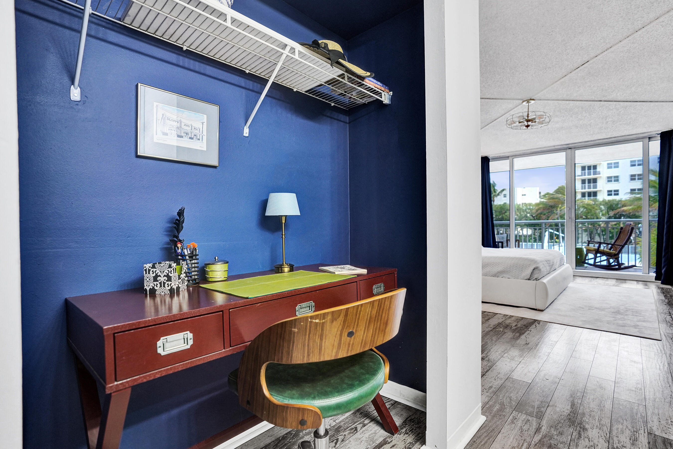 BARCLAY CONDO - Residential