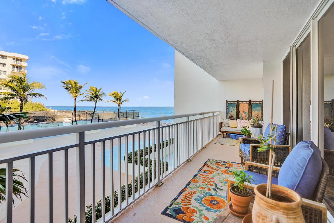 BARCLAY CONDO - Residential