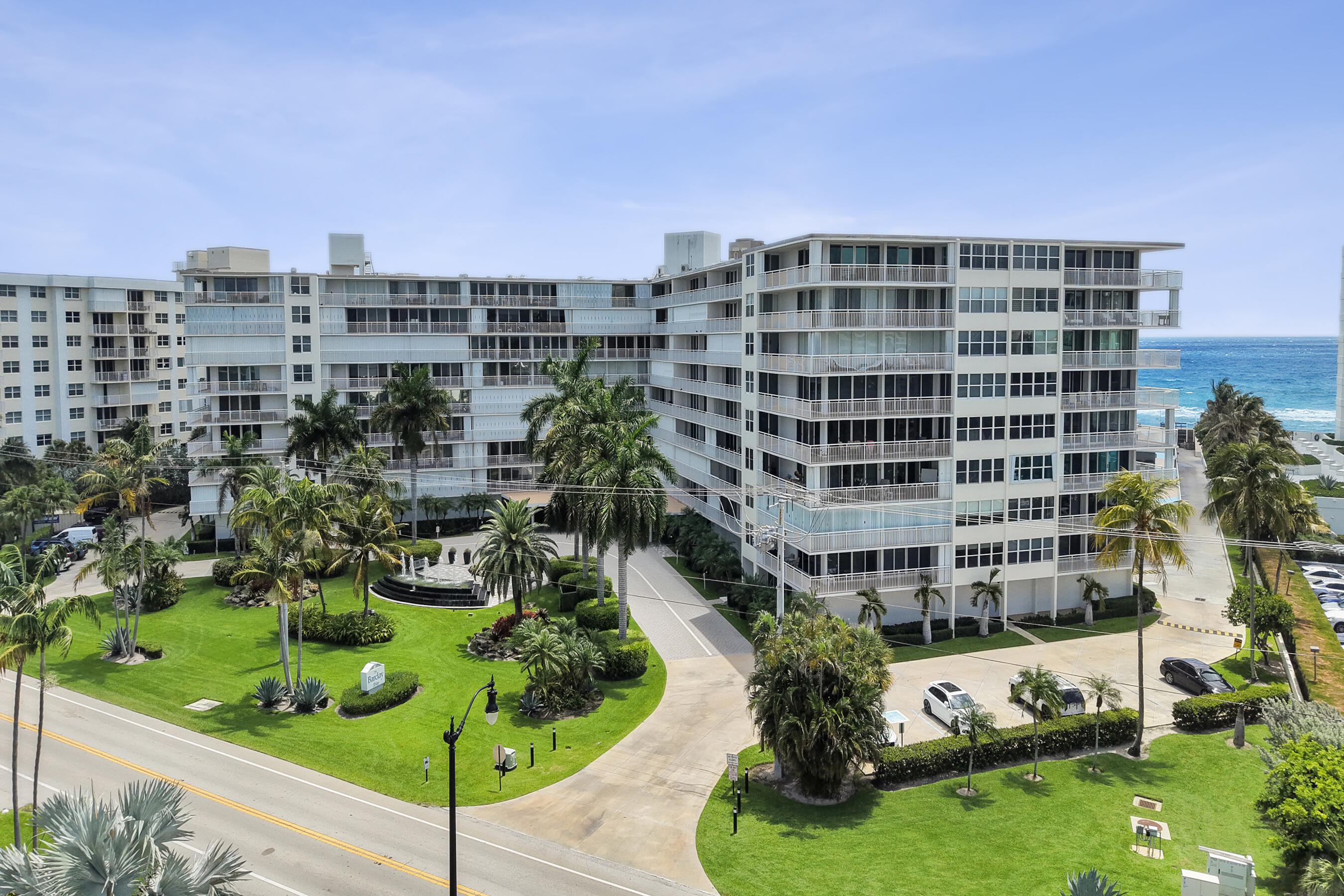 BARCLAY CONDO - Residential