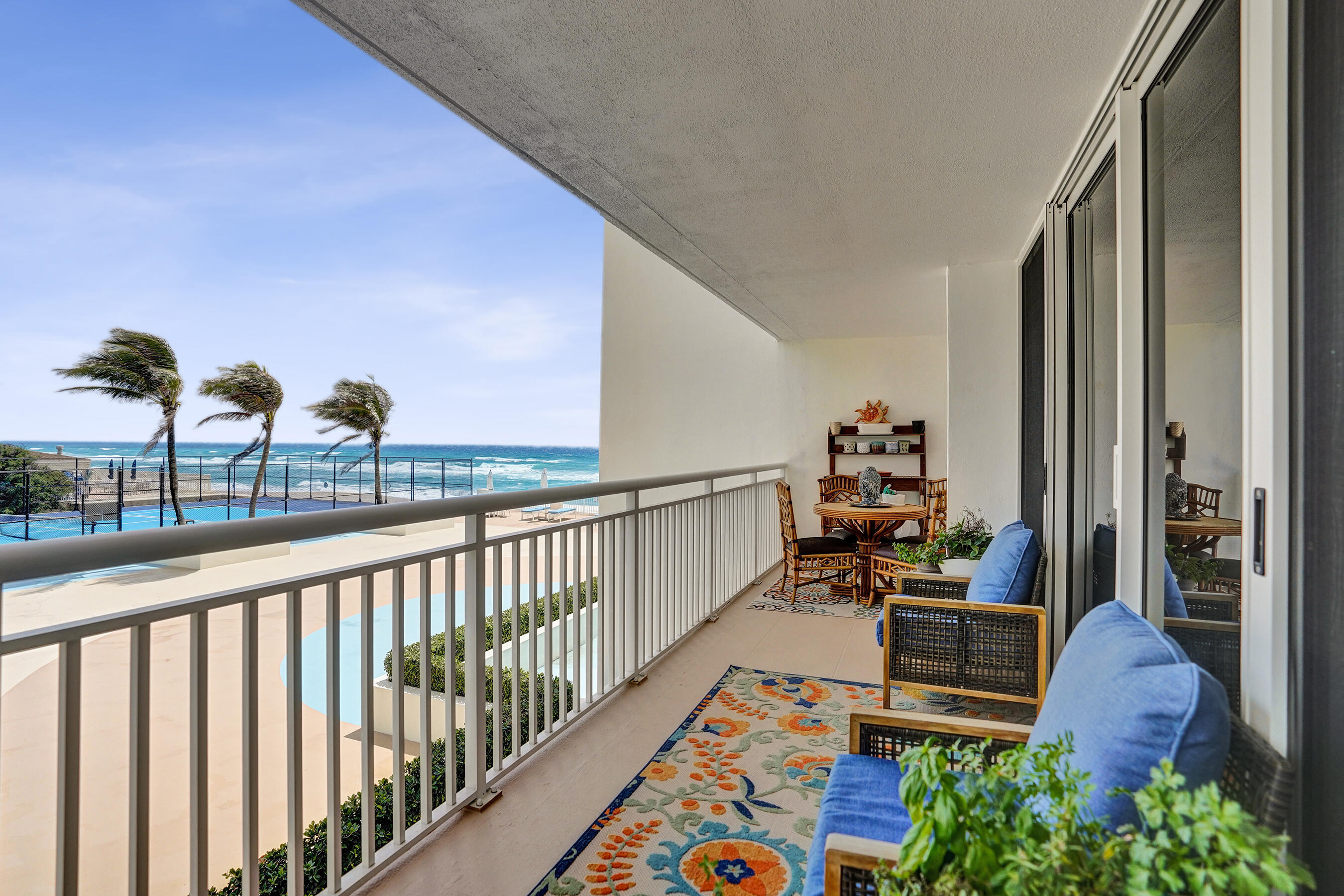 BARCLAY CONDO - Residential