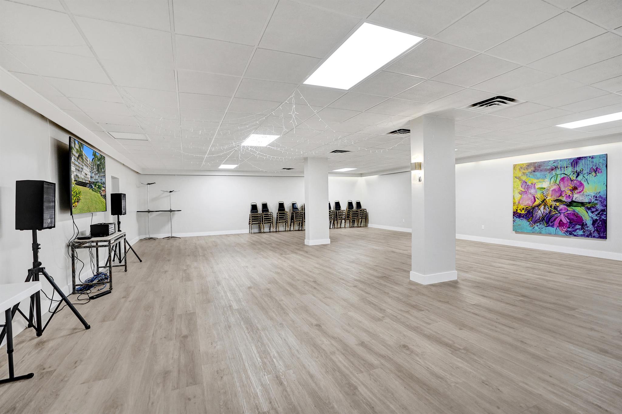 BARCLAY CONDO - Residential