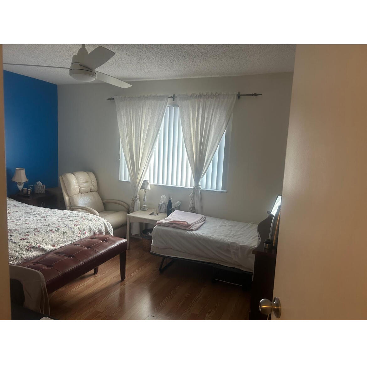 ROYAL VILLAGE TOWNHOUSES COND - Residential Lease