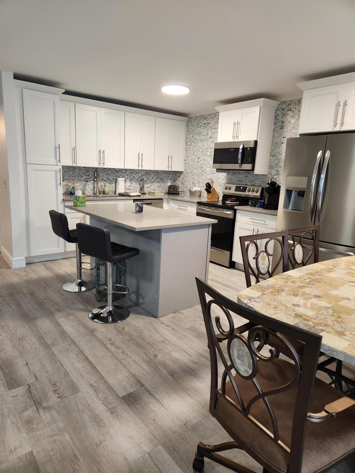 302 Wellington B