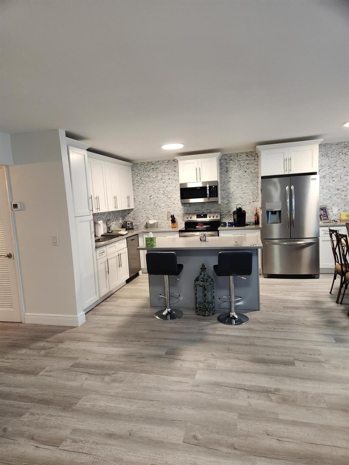 302 Wellington B