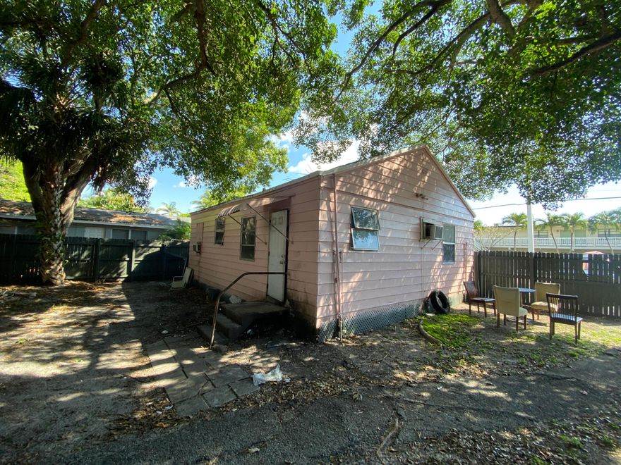 2 house on the same lot located in east Fort Lauderdale. 2 bed 1 bath and 1 bed 1 bath fully rented on a 6,760 sq ft RM-15 zoned lot. Must be purchased as a package with the adjacent 4 unit property located at 1405 NE 5th ter.