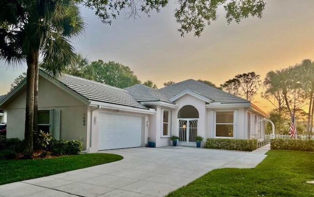 Photo of 7684 SE Bay Cedar Circle, Hobe Sound, FL 33455 (MLS # R11071180)